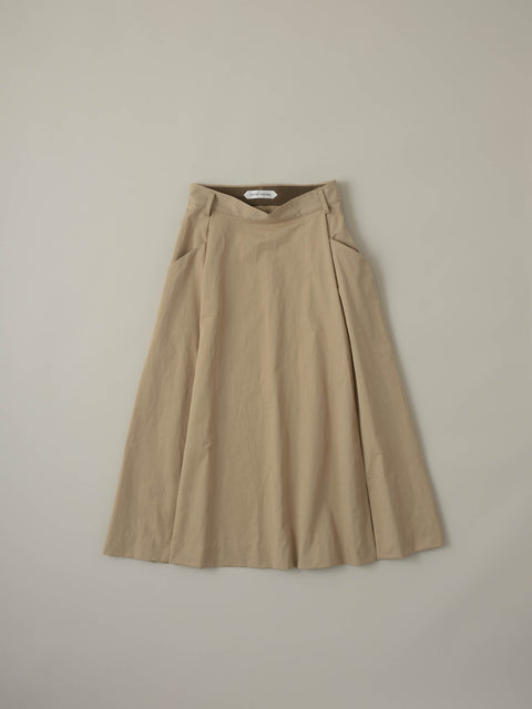 No.08/ capture the light : 光を捉える スリットスカート(beige)