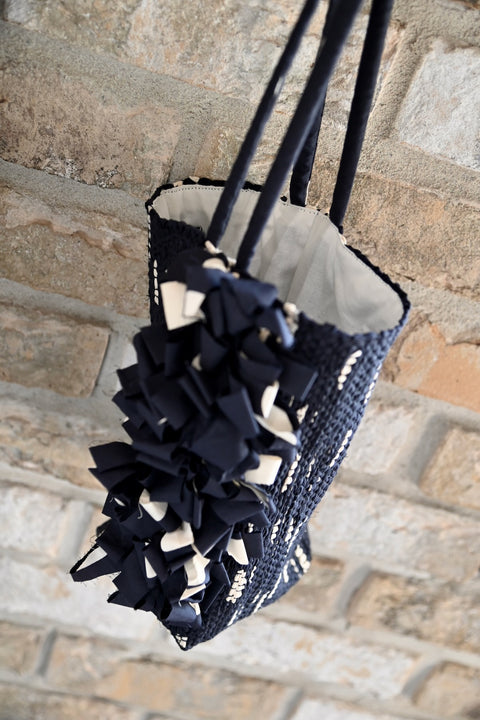 【teori works × Natiev Village】マチ付き裂き織りバッグ(navy dots)
