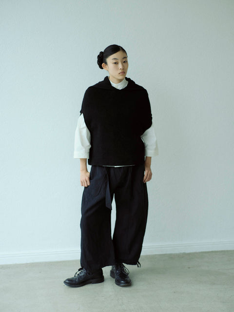 No.11/ feel the place : 場所を感じる セーラーフードニットベスト(black)