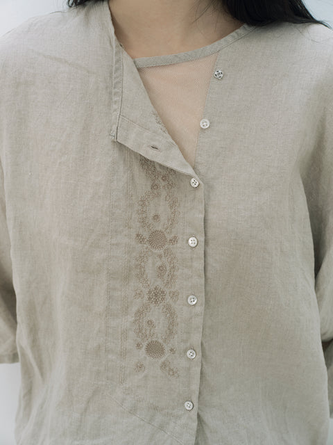 No.11 平らな枯れ草の上 リーフ刺繍ワイドブラウス