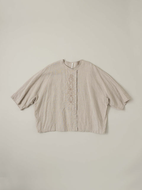 No.11 平らな枯れ草の上 リーフ刺繍ワイドブラウス