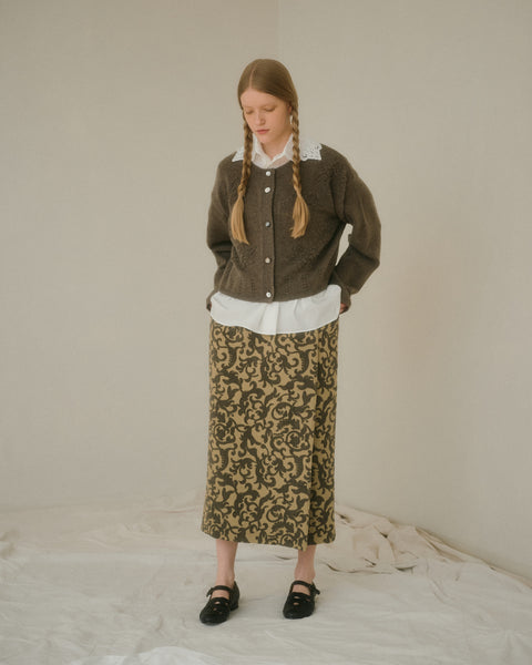 No.10 Outside the window アマリリスカーディガン（brown beige）