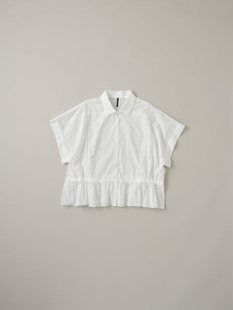 No.5/ Flowers that greet the morning Floral embroidered short sleeve blouse