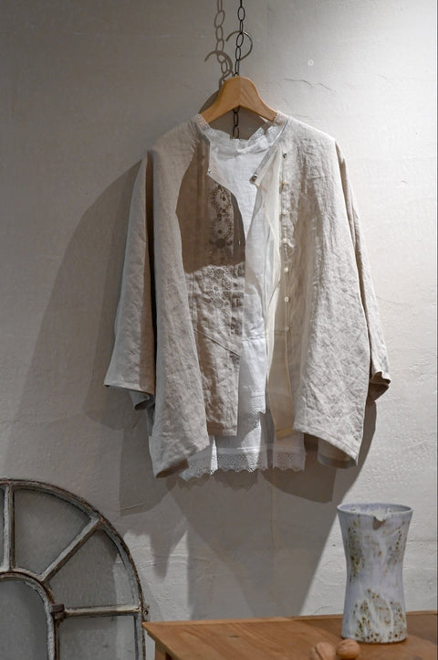 No.11 平らな枯れ草の上 リーフ刺繍ワイドブラウス