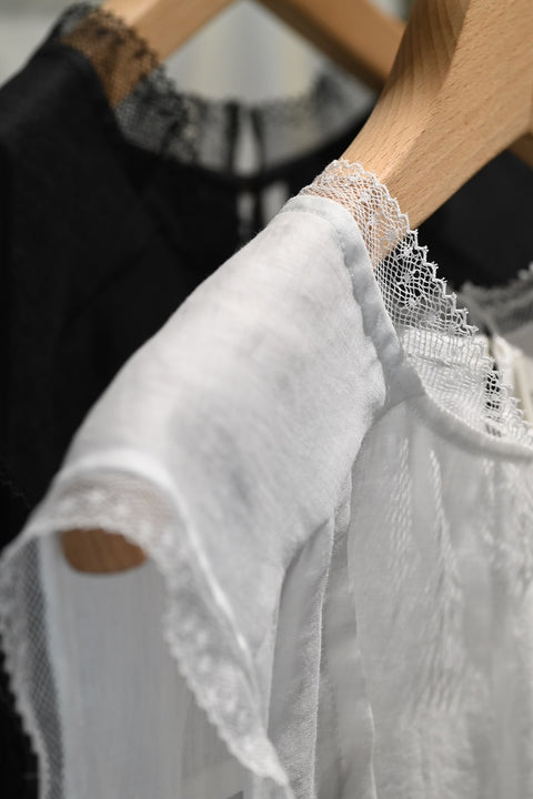 No.6 寂静 スリーブレスレースブラウス（white）