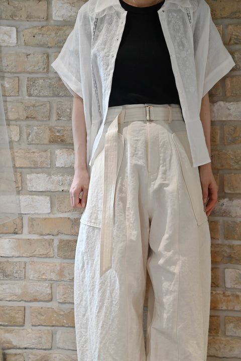 No.7 くろもじ ダーツカーゴパンツ（off white）