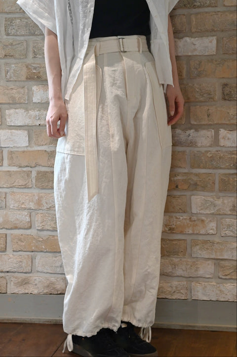 No.7 くろもじ ダーツカーゴパンツ（off white）