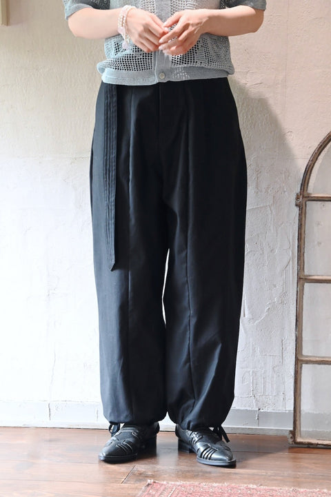 No.3 青い傾斜 ステムパンツ（black）