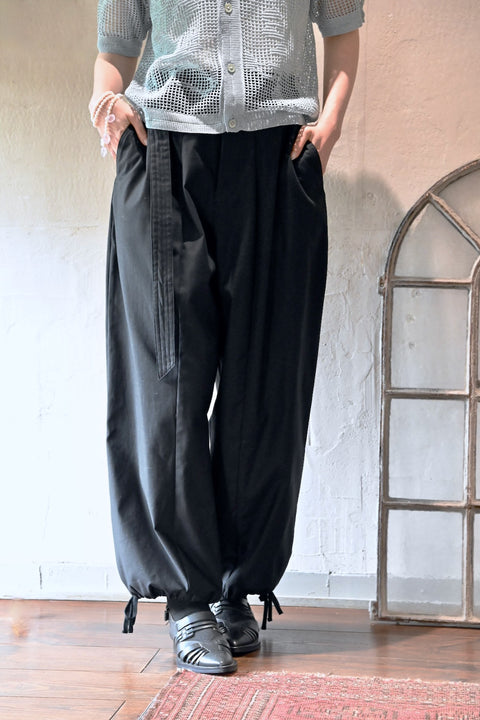 No.3 青い傾斜 ステムパンツ（black）