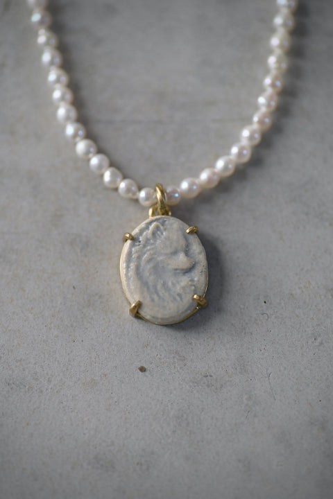 【yuno】Ceramic Cameo Necklace Pomeranian