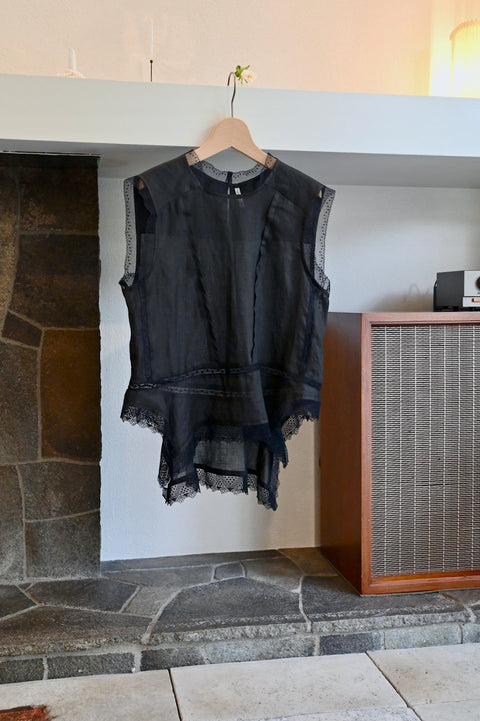No.6 寂静 スリーブレスレースブラウス（black）