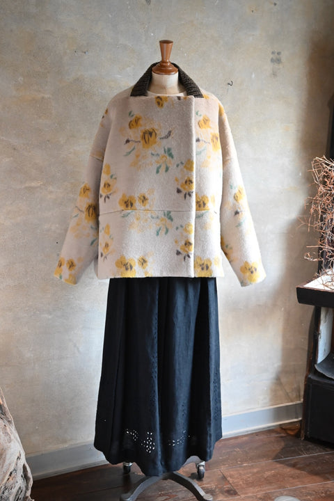 【直営店オリジナル】Wool flower Jacquard ショートコート（beige×yellow）