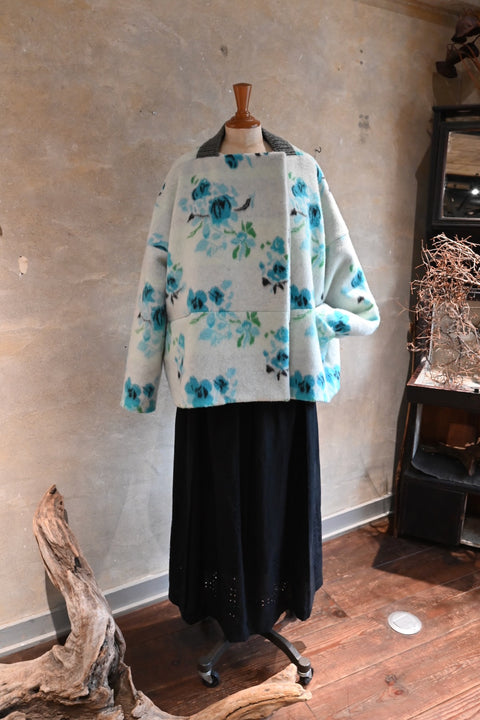 【直営店オリジナル】Wool flower Jacquard ショートコート（pale×blue）