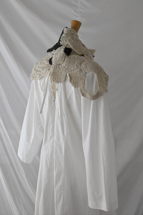 No.07/ landscape : 風景 刺繍襟ダーツドレス（off white）