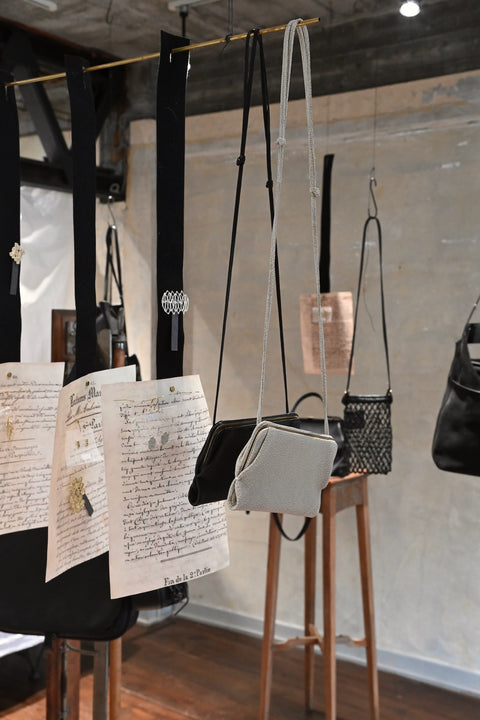 【ヌ｜オーダー制】フレームポシェット（black）