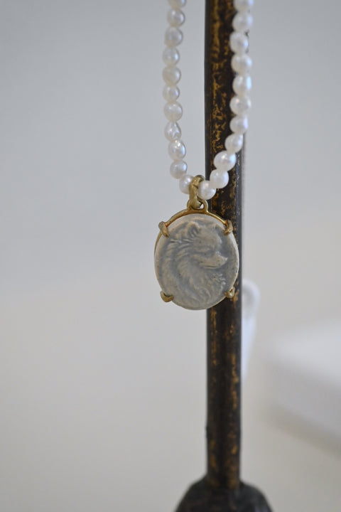 【yuno】Ceramic Cameo Necklace Pomeranian