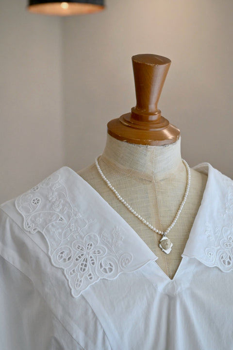 No.5 Simple longing 刺繍襟プルブラウス（off white）