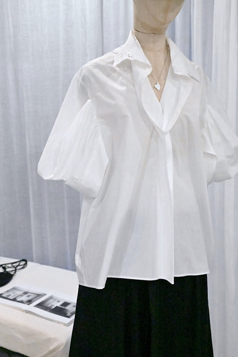 No.5 Simple longing 刺繍ギャザースリーブブラウス（off white）