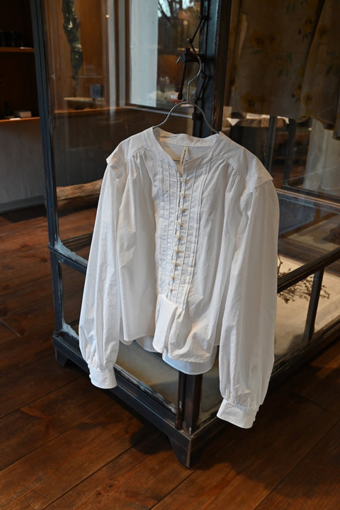 No.1 雪のきれ タックブラウス