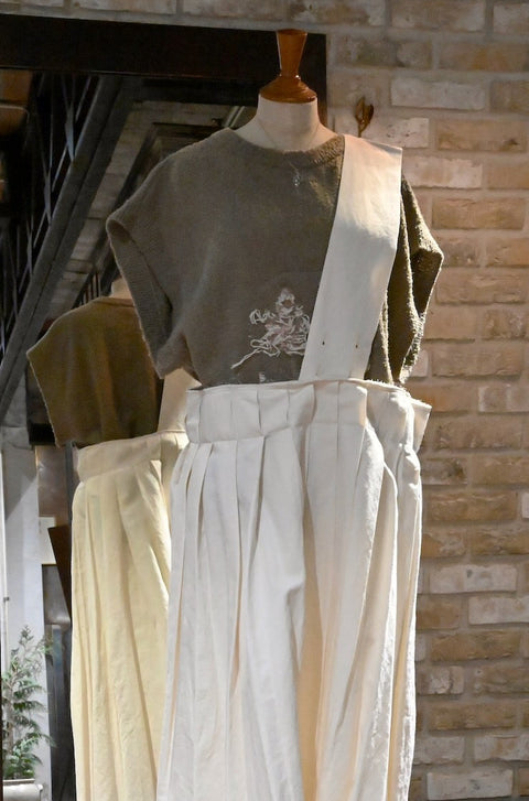 Cotton linen ショルダープリーツスカート（off white）