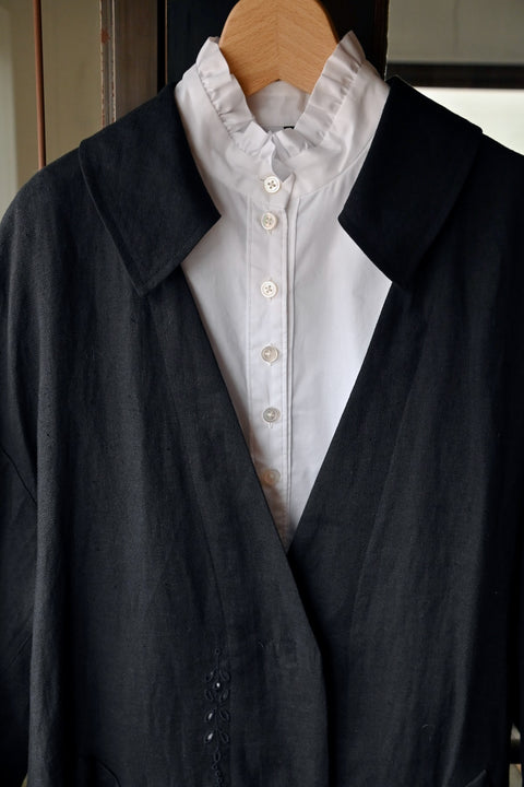 棘：thom 刺繍のコート（noir black）