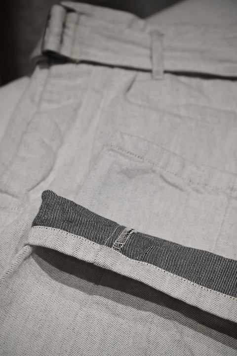 No.12 灌木 ルートダーツパンツ（white gray）