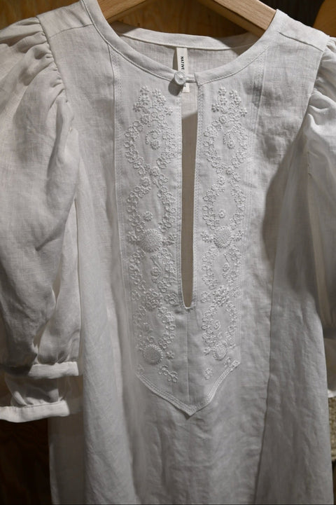 No.13 光は淡く白く痛い ツーリーフパフブラウス（white）