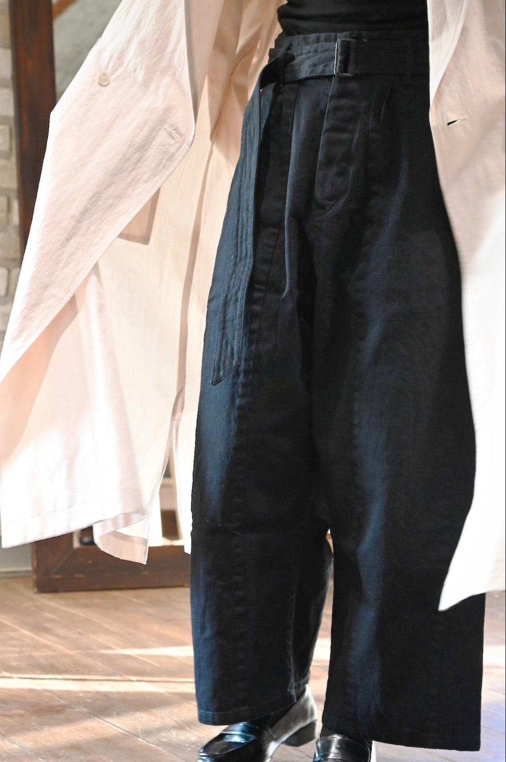 No.12 灌木 ルートダーツパンツ（black） – NATIVE VILLAGE