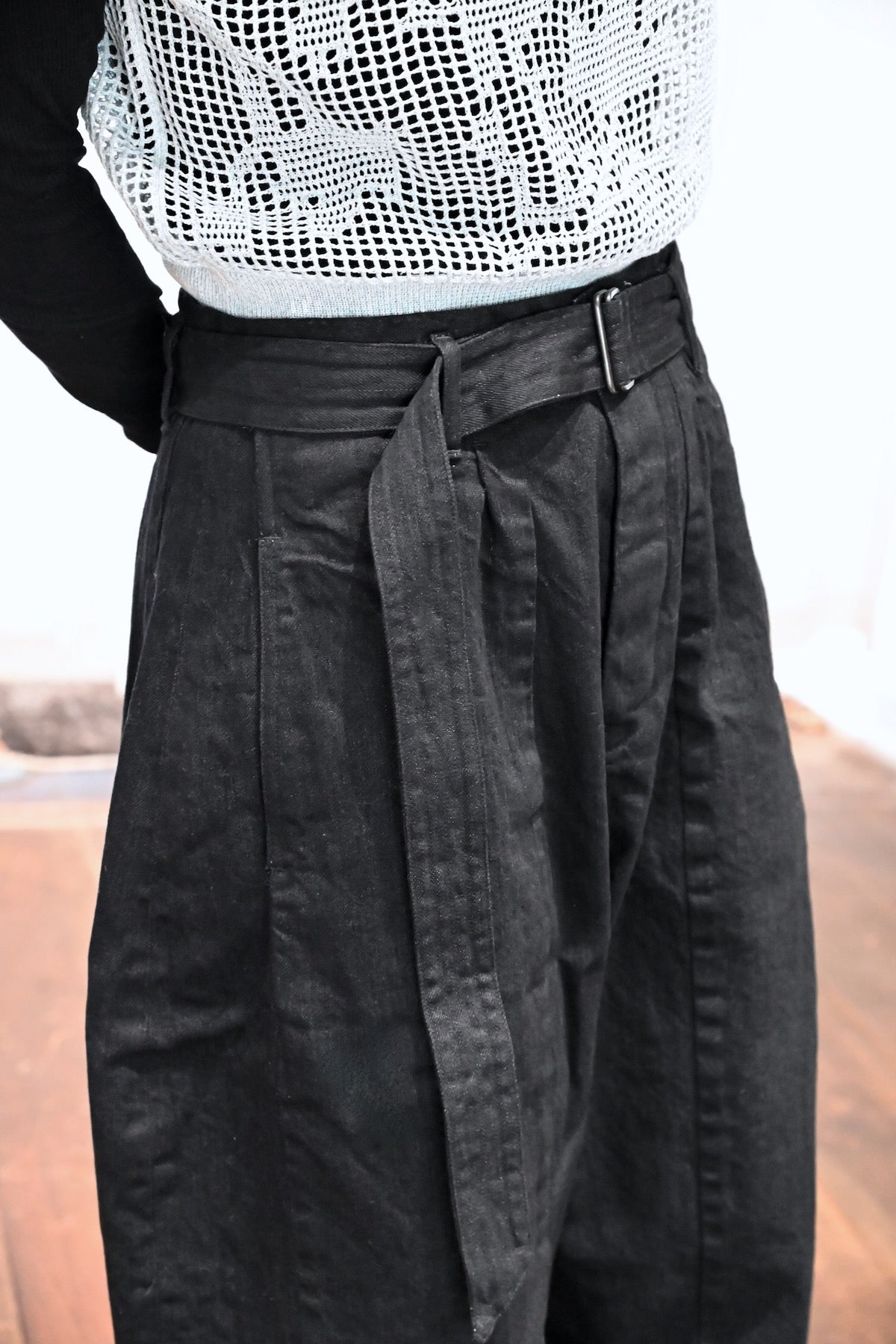 No.12 灌木 ルートダーツパンツ（black） – NATIVE VILLAGE