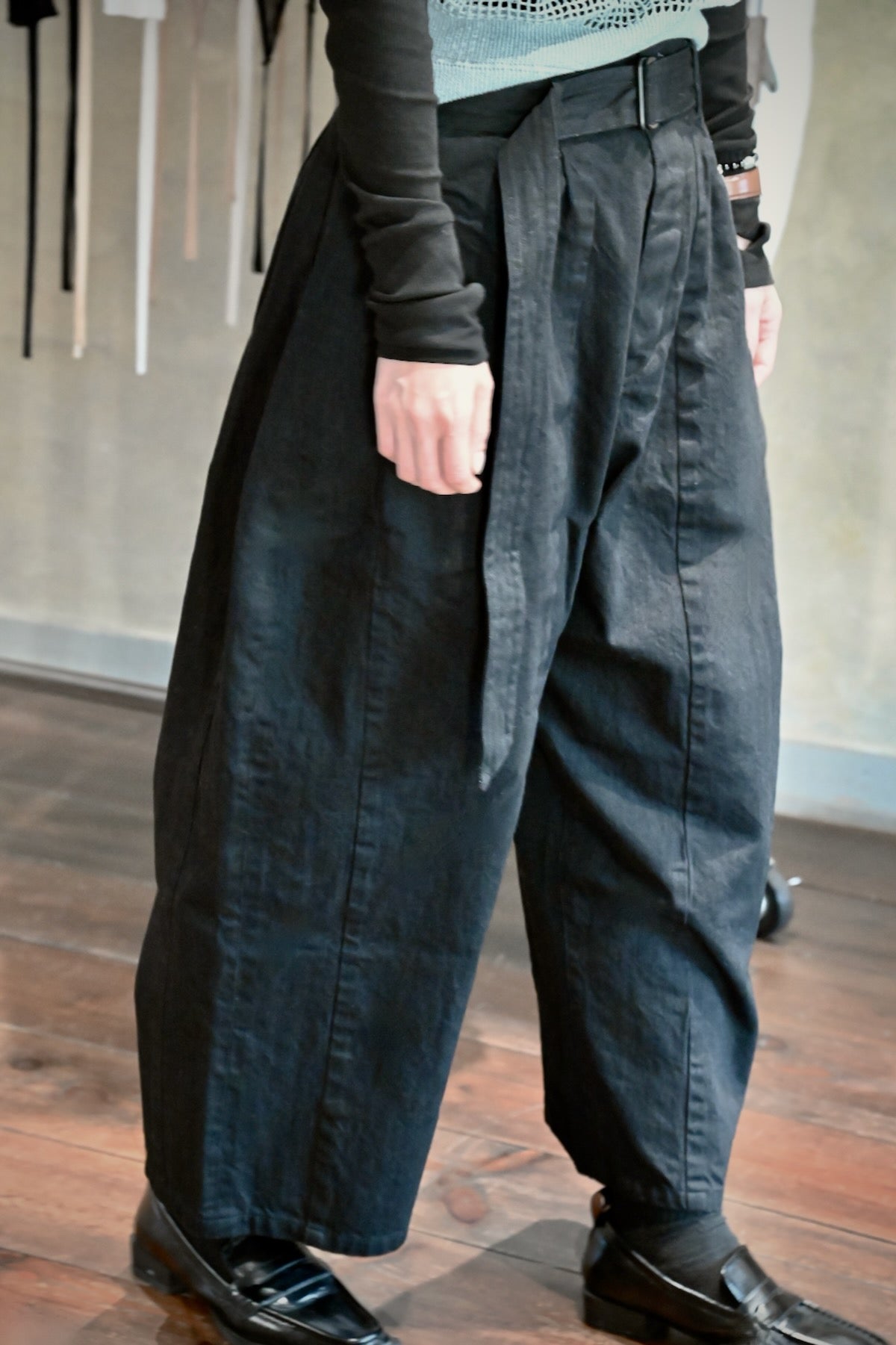 No.12 灌木 ルートダーツパンツ（black） – NATIVE VILLAGE
