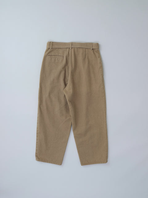 No.9 Beyond タックテーパードパンツ（faded beige）